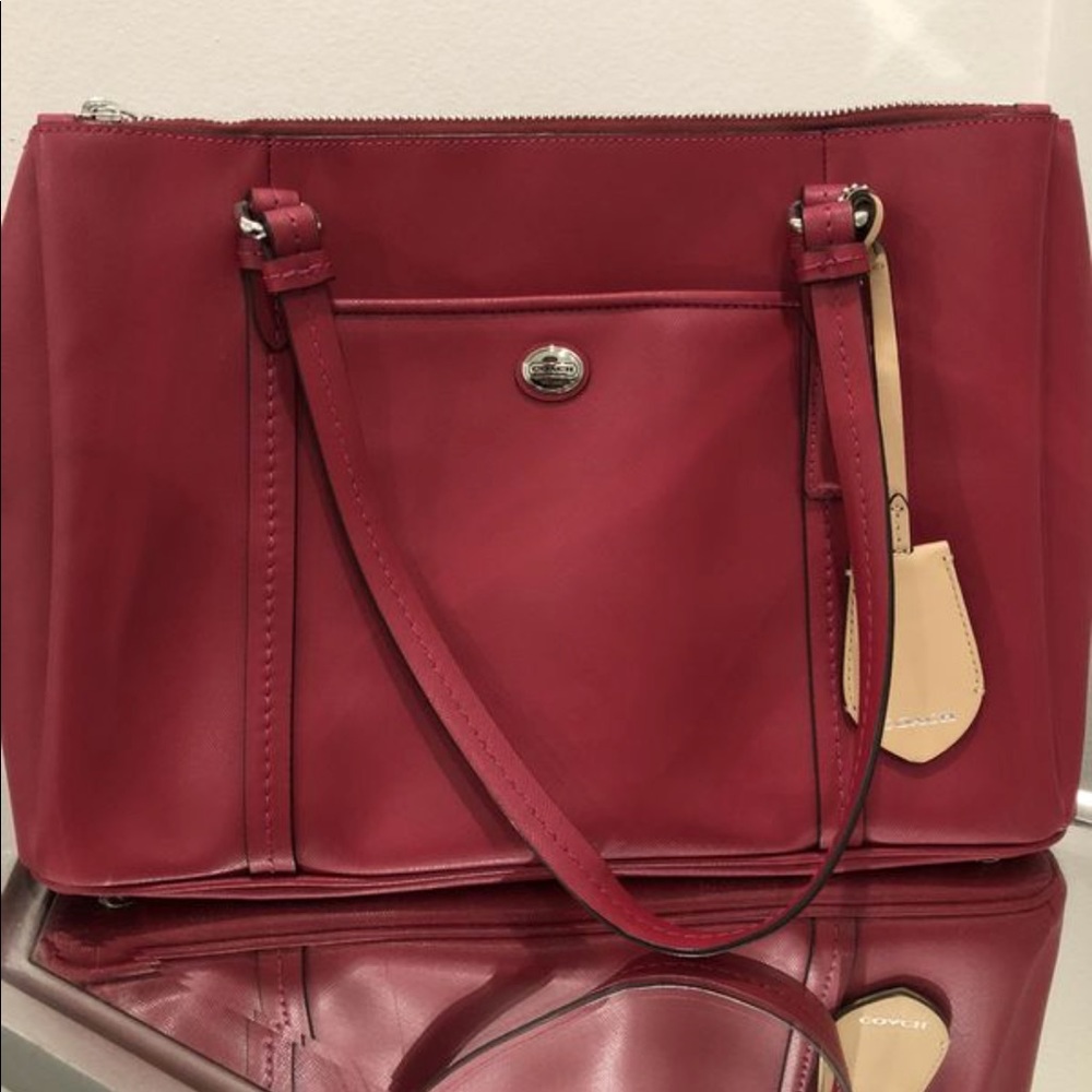 Beautiful Coach Red/Pink purse LIKE NEE